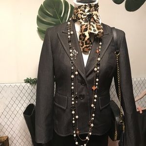 Kasper black Jean lined suit w/ contrast stitching